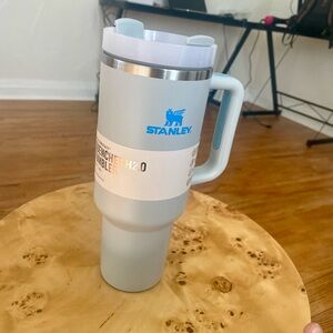 Stanley 40 Oz tumbler stainless steel